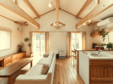 Wunderschöne Massivholz Wohnwände kaufen – Vorteile & Einrichtungs-Ideen